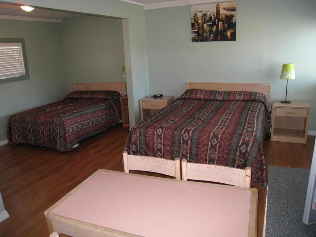 Beach Grove Motel Цауасен Стая снимка